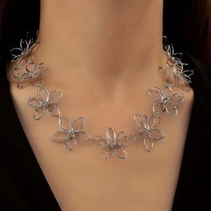 18k White Gold Plated Hollow Flower Choker Necklace
